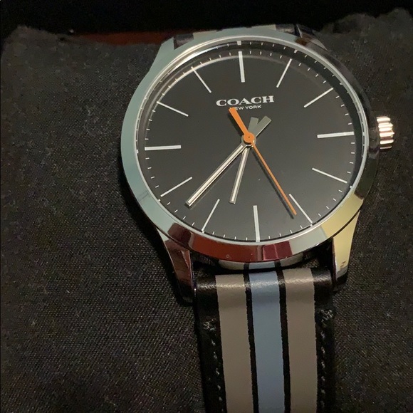 Men’s Coach watch - Picture 1 of 2